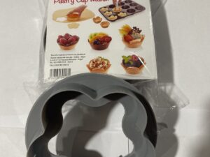 377 قطاعة عجين شكل وردة