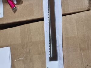 100693  سكين منشار للخبز