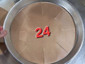 101838 ورق الطهي دائري 24