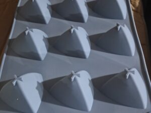 103870 مول سيليكون مثلث