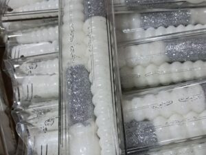 103898 شموع PVC لون أبيض بالفضي