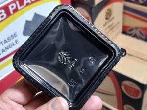 104052 سوتارت بلاستيك لون اسود شكل مربع 50 قطعة