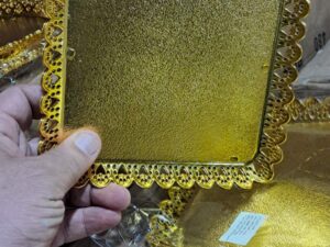 103936 صحن ذهبي لون مريع